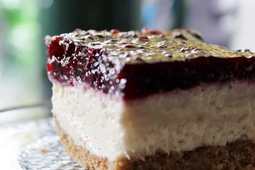 No Bake Blackberry Cheesecake Bars
