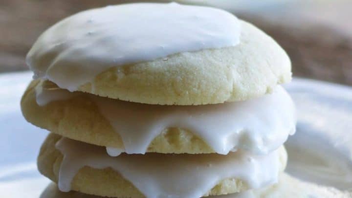 Iced lemon cookies