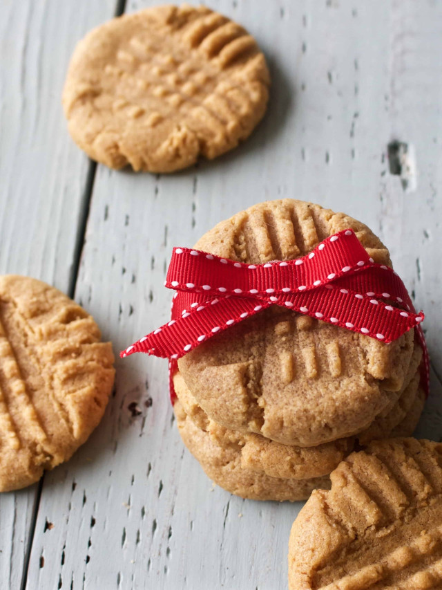 3 Ingredient Peanut Butter Cookies
