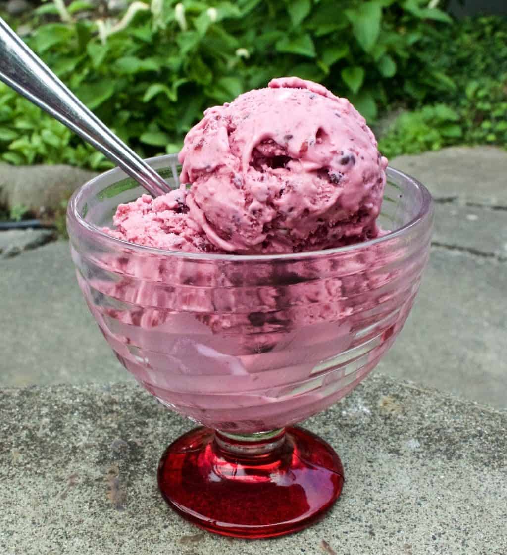 Blackberry Cheesecake ice Cream