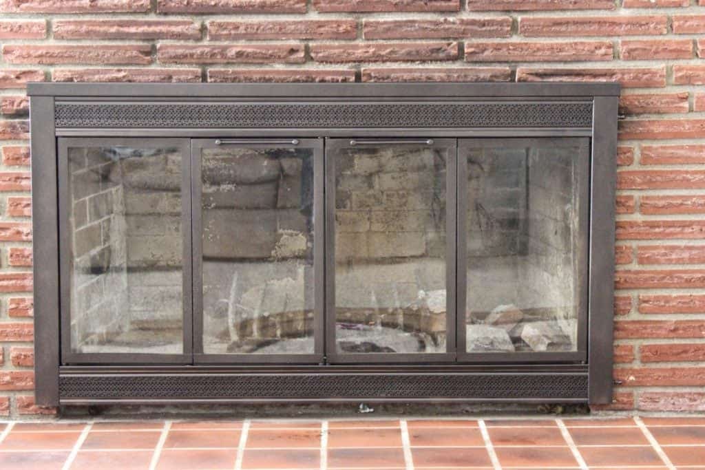 So here is the completion of step 1, we now have a bronze insert that will pop against the white bricks. 