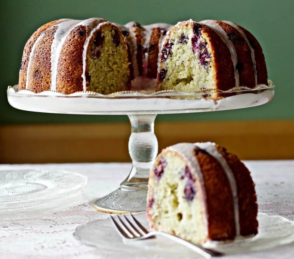 Blueberry Lemon Chia Seed Bundt Cake https://homemadefoodjunkie.1wp.site