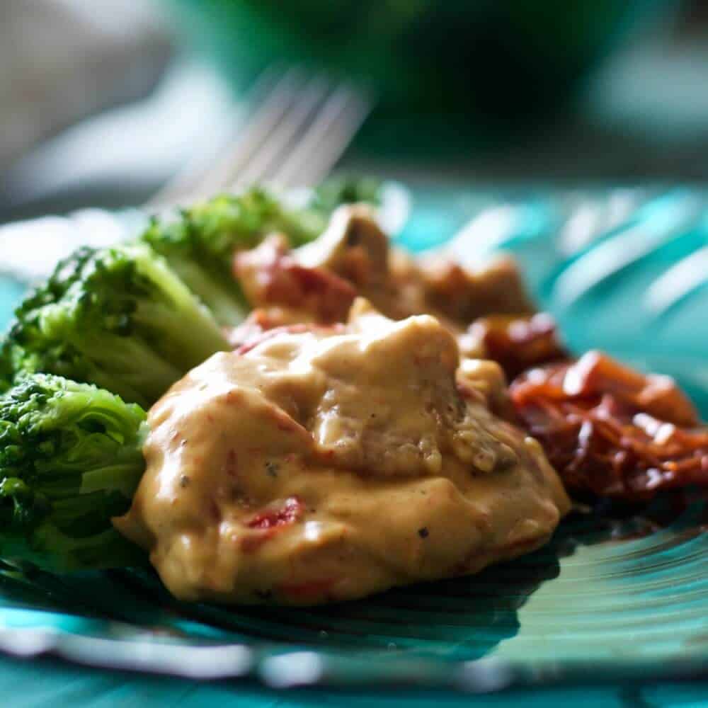 Roasted Pepper Cheese Fondue Sauce Low Carb, Low Sugar, Gluten Free https://homemadefoodjunkie.1wp.site
