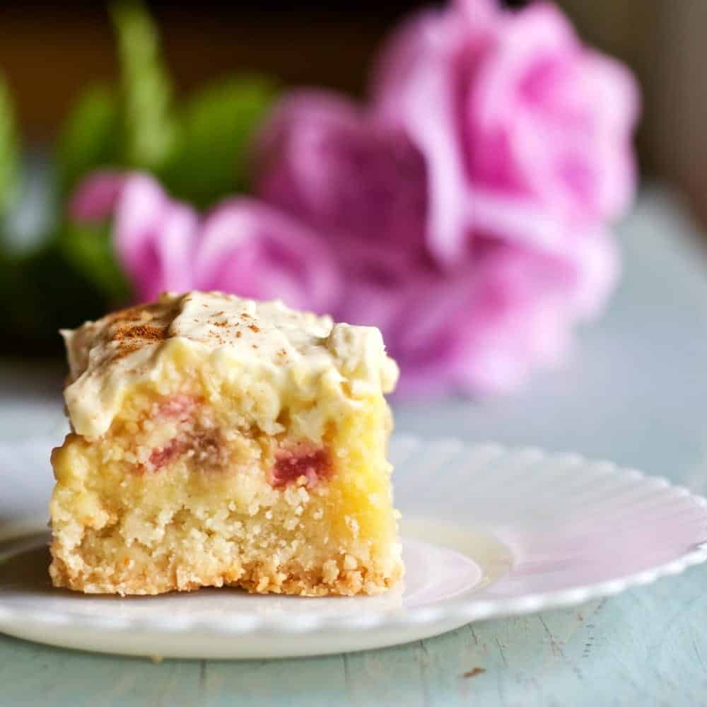 Creamy Rhubarb Shortbread Squares