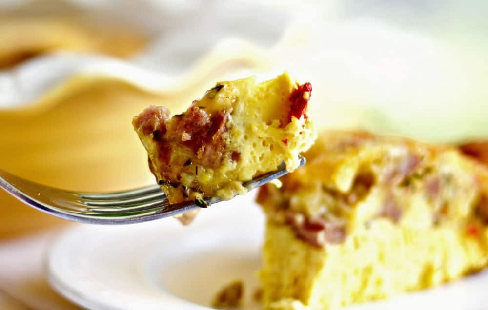 Crustless Sausage Cheese Quiche. A delicious low carb meal.https://homemadefoodjunkie.1wp.site