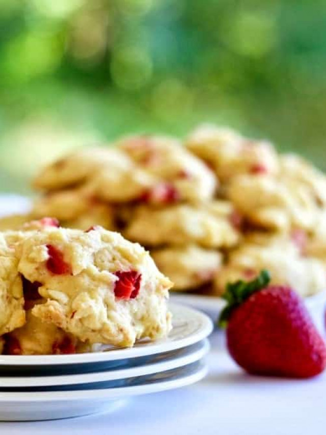 Strawberry White Chocolate Cookies