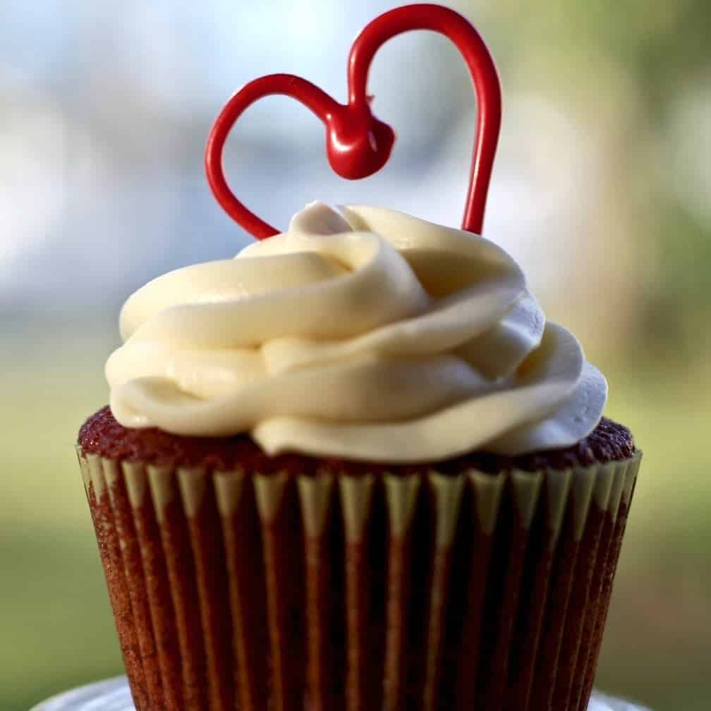 red velvet cupcakes with topper