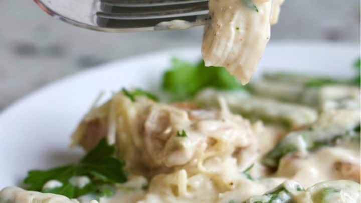 chicken alfredo asparagus dinner