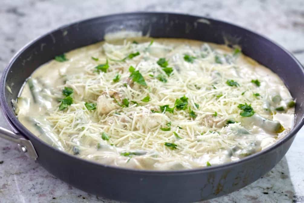 low carb chicken alfredo in a skillet