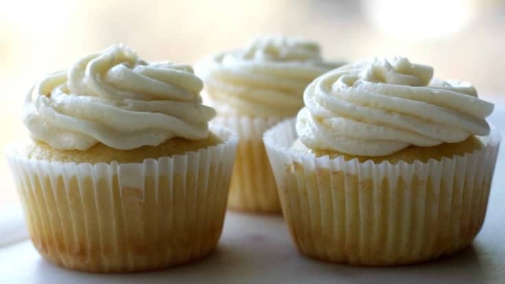 Vanilla cupcakes trio
