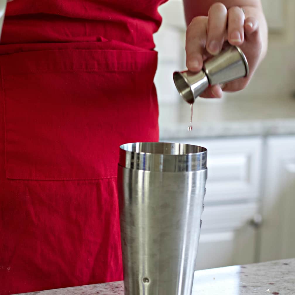Pouring simple syrup