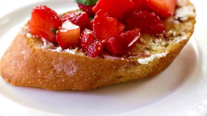 Strawberry Basil Bruschetta are delicious and crunchy with a tangy sweet topping