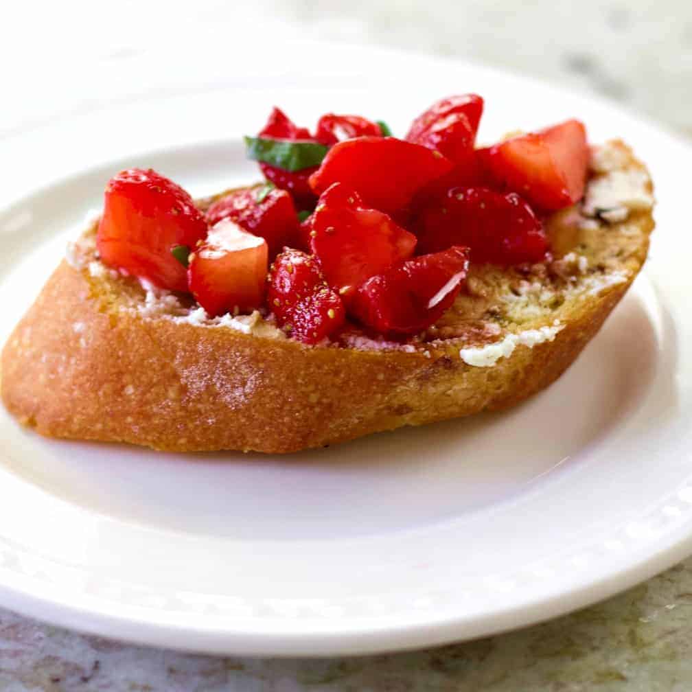 Strawberry Basil Bruschetta are delicious and crunchy with a tangy sweet topping