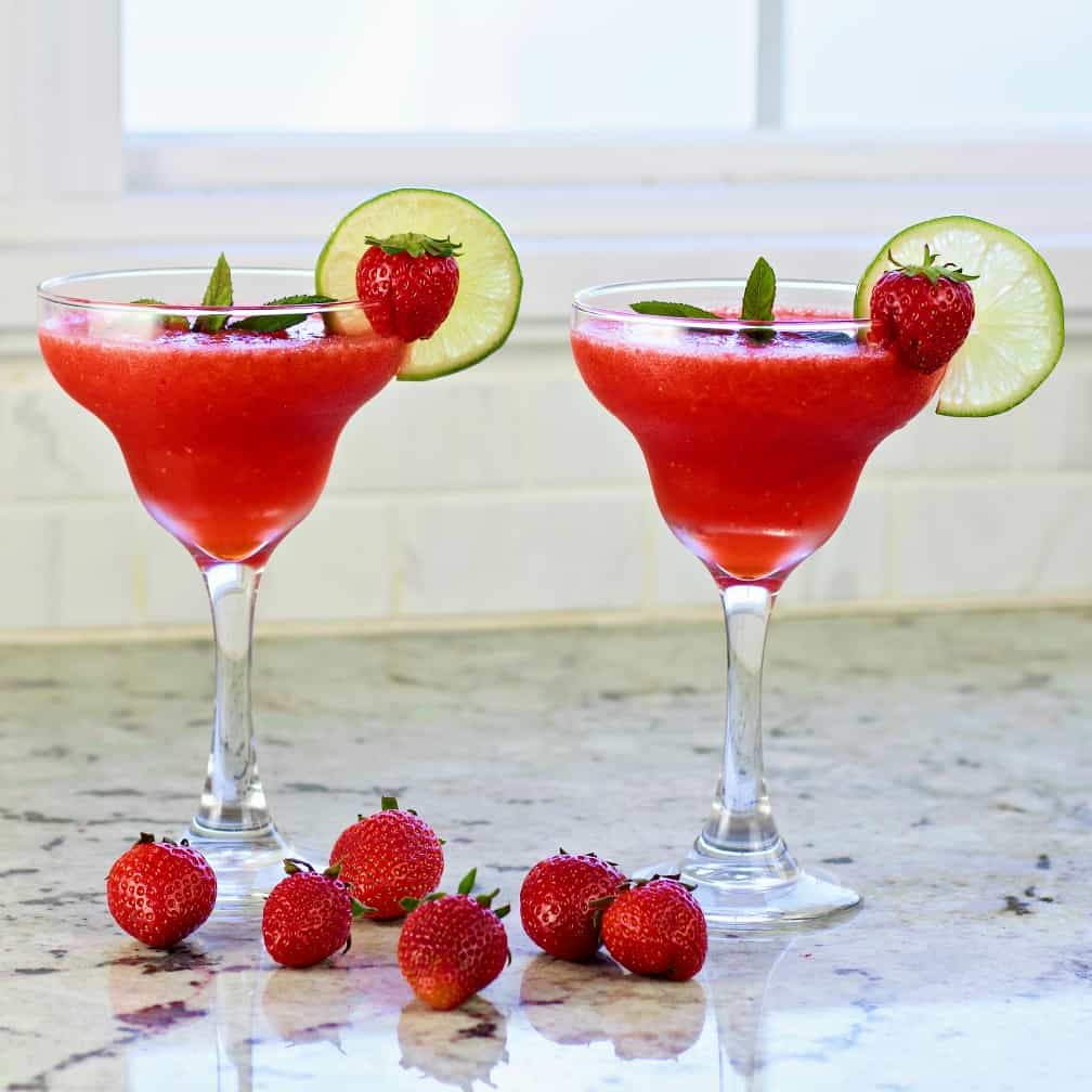 Strawberry Daiquiri Recipe with Malibu Coconut Rum 6 Strawberry daquiri featured