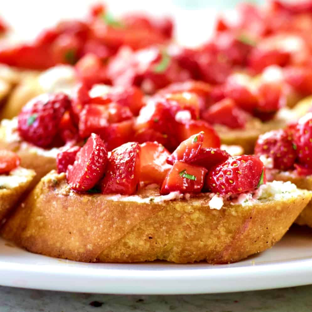 strawberry bruschetta 