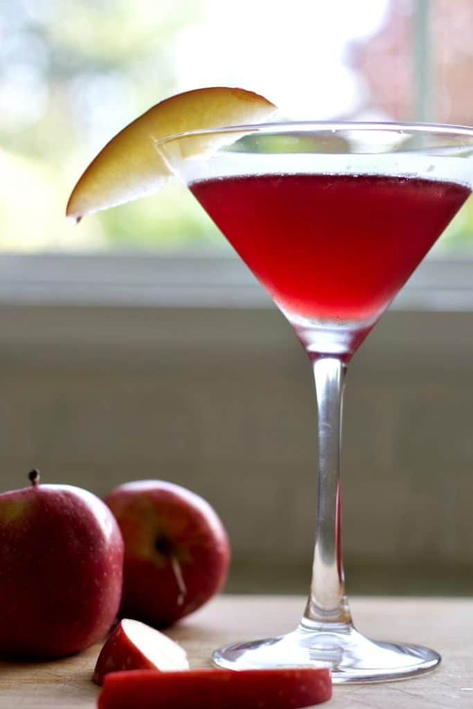 Washington Apple on a board with apples