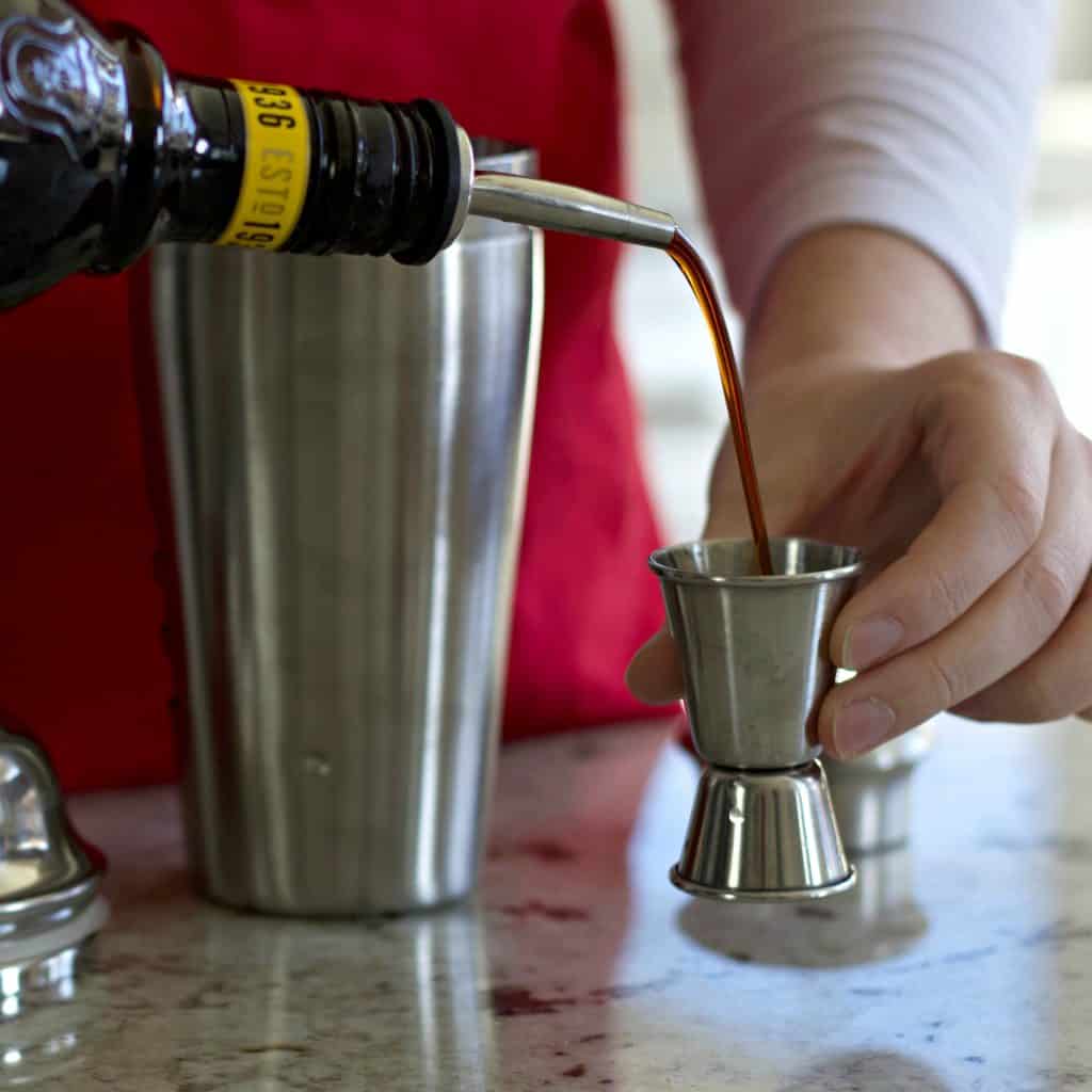 pouring kahlua