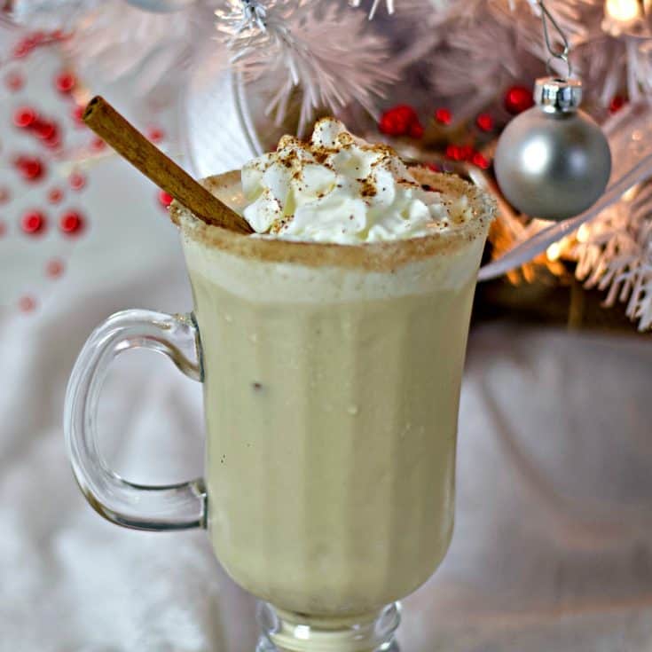 eggnog Thanksgiving cocktail