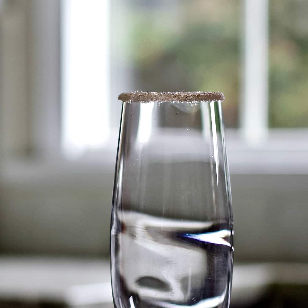cinnamon sugar rimmed glass