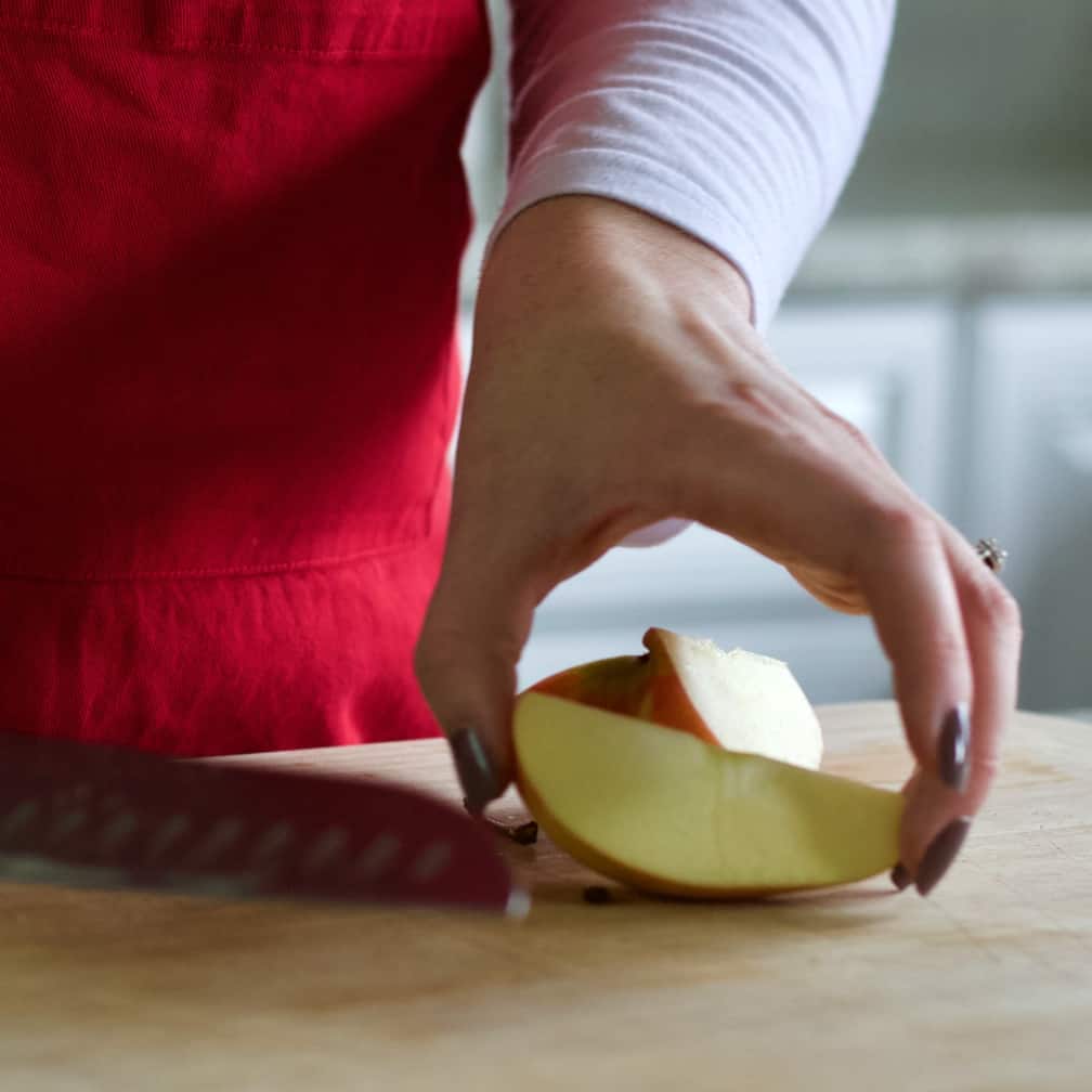 thin slicing apple
