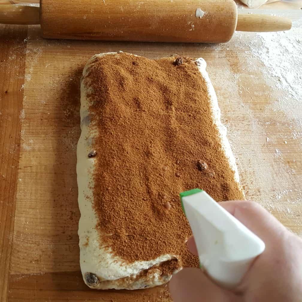 Spray with water-Sourdough cinnamon raisin bread