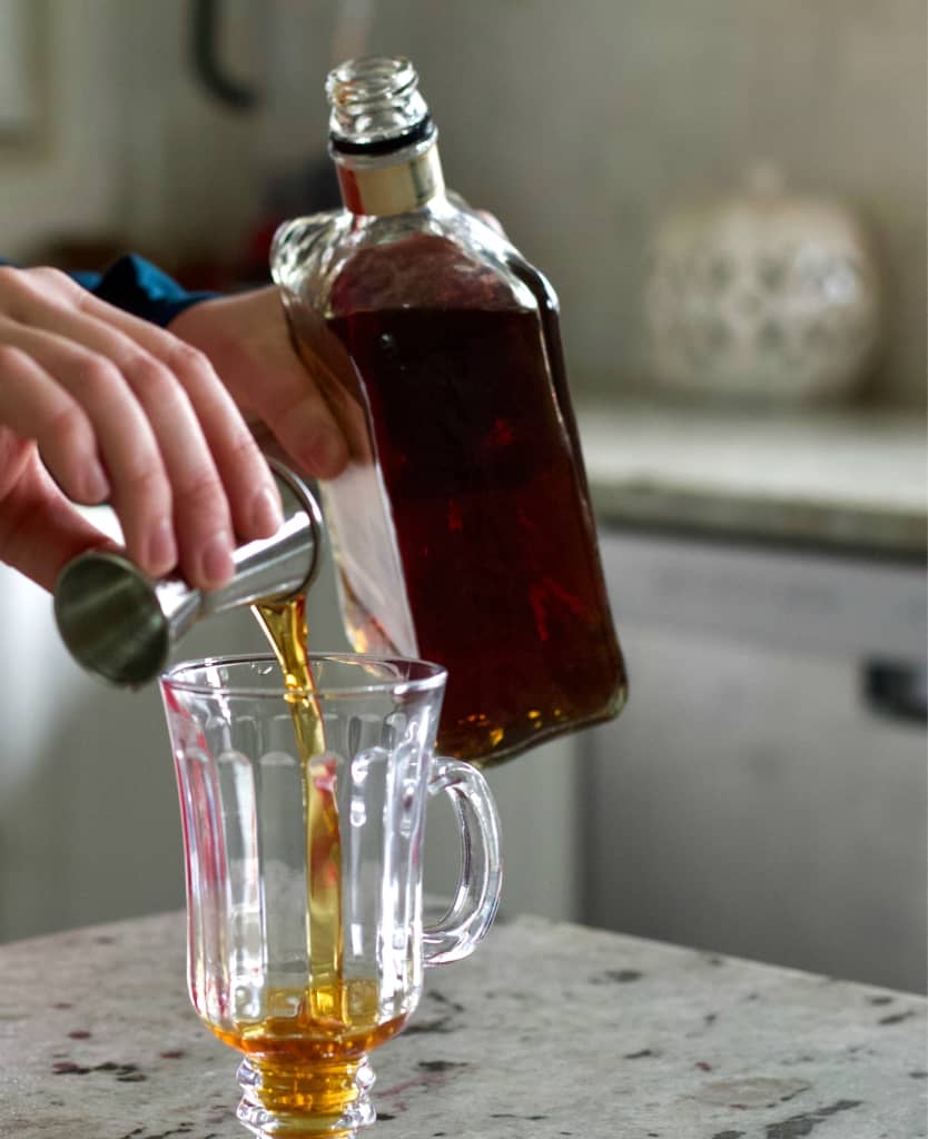 measuring Amaretto Di saronno