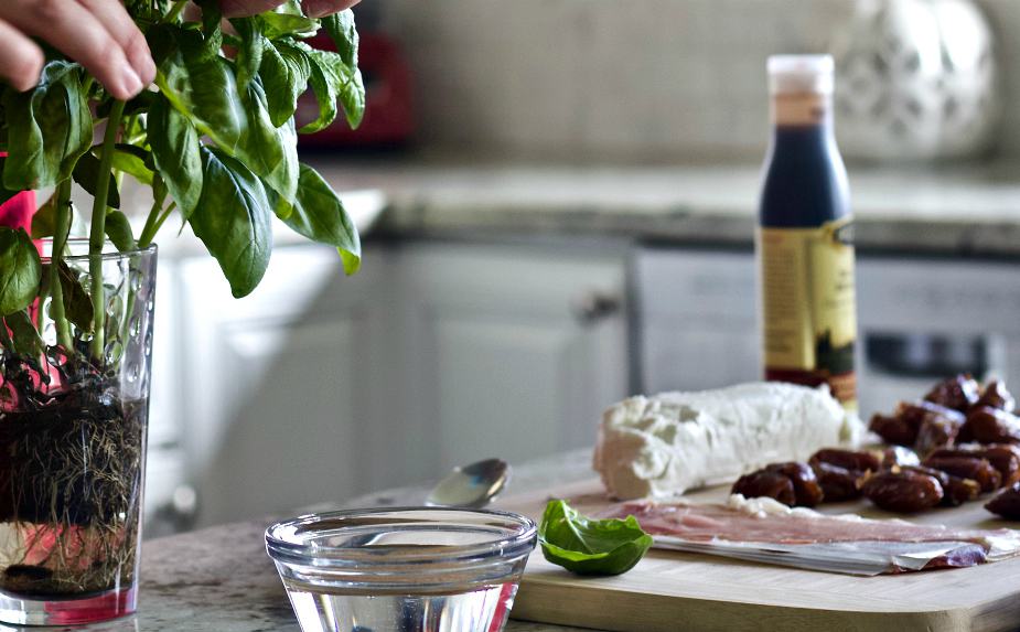 ingredients for the goat cheese stuffed dates