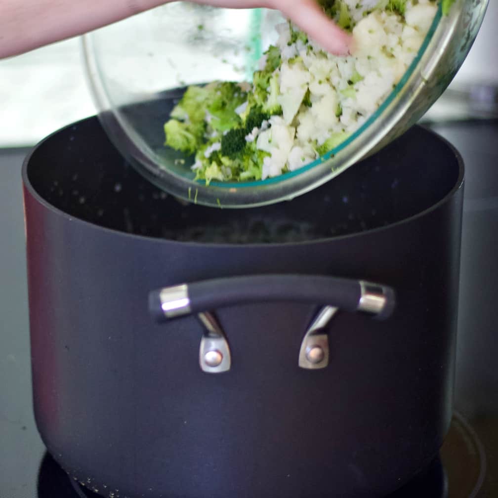 Pouring in steamed vegetables