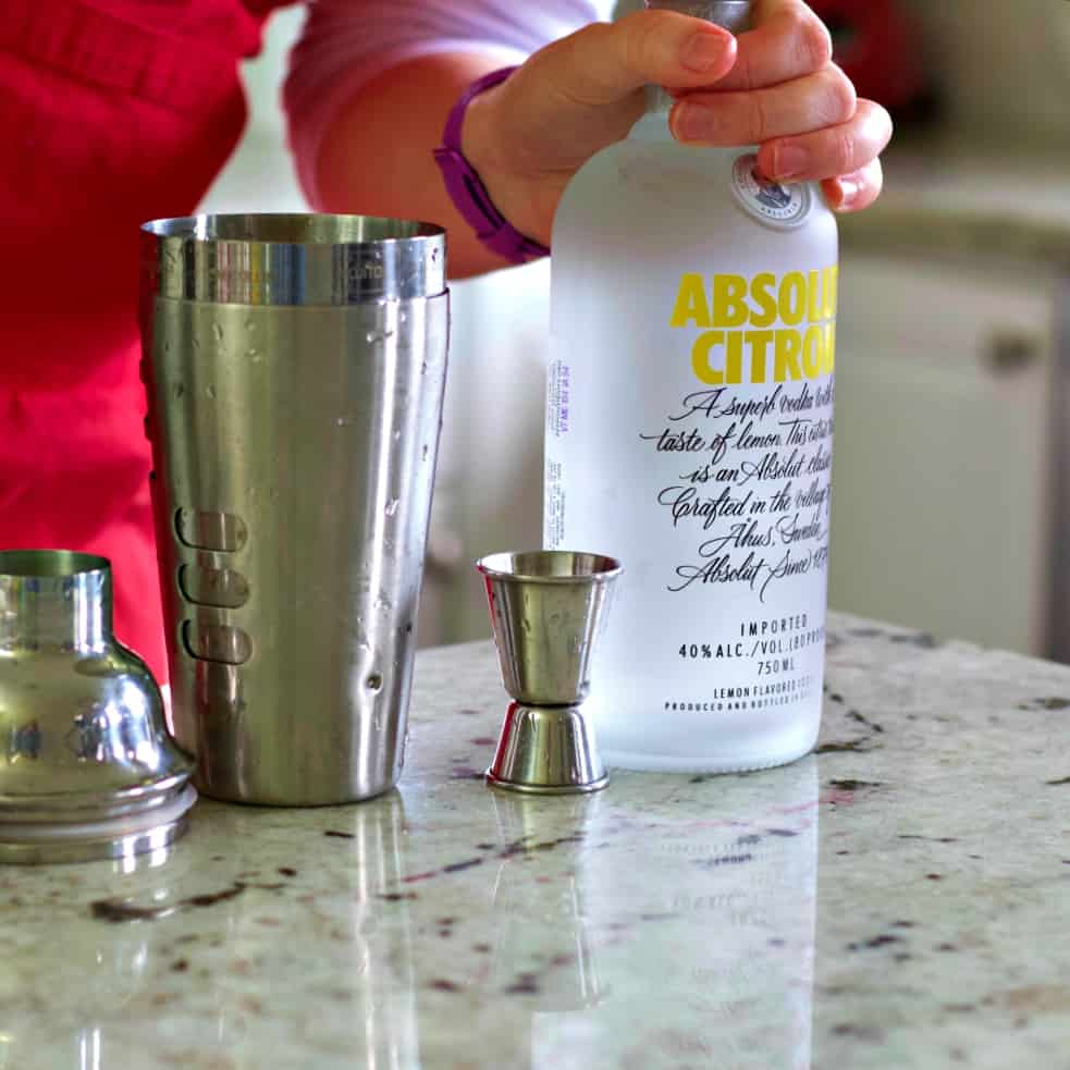 Absolut Citron Vodka-cosmopolitan drink