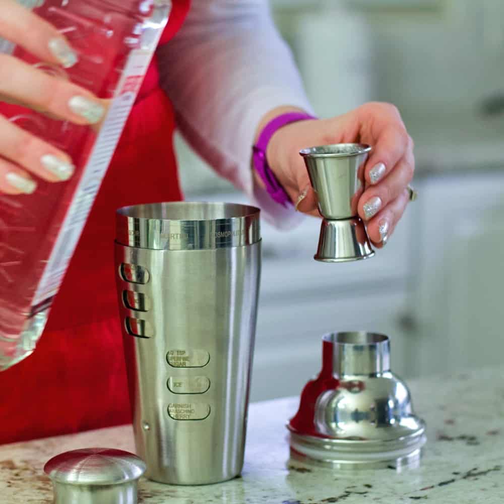 making an aviation cocktail