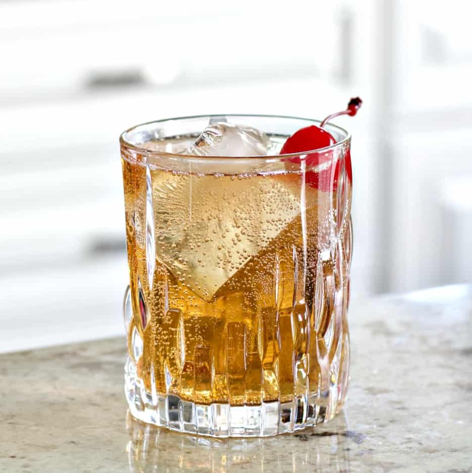 Crown royal peach whisky drink