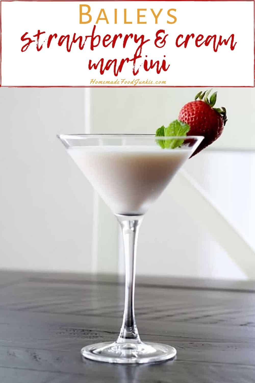 bailey strawberry and cream cocktail
