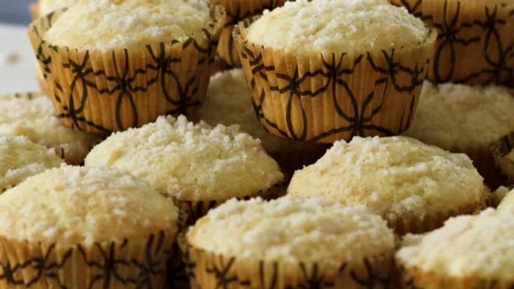 Cinnamon coffee cake muffins