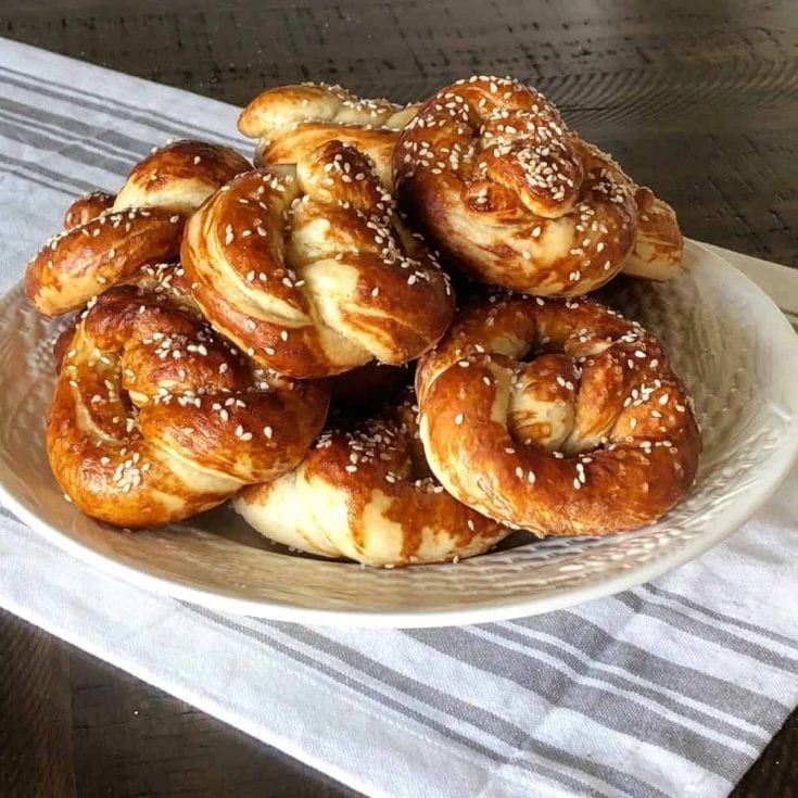 Sourdough pretzels plated 1