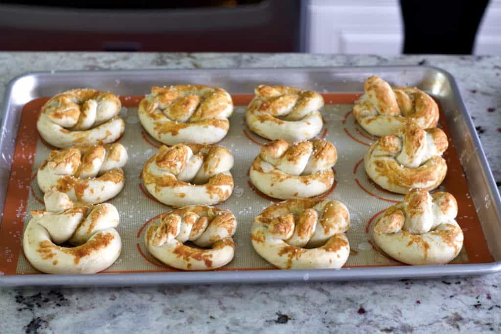 bake sourdough pretzels