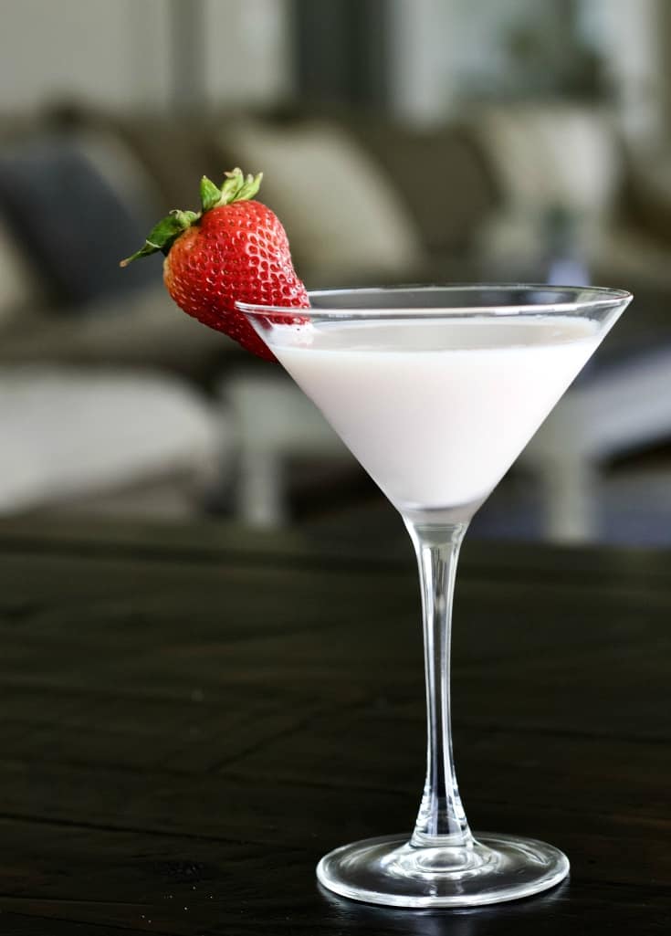 Baileys Strawberry Cream cocktail