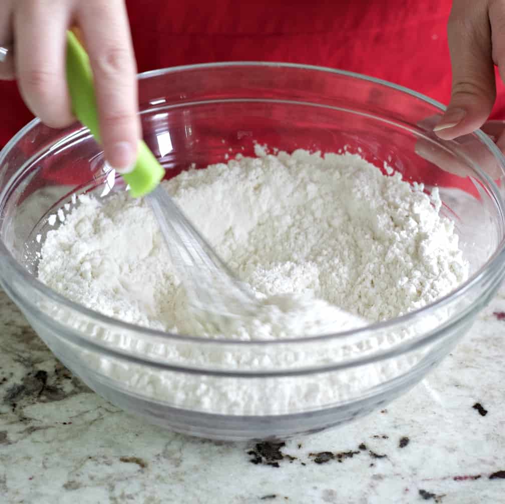 whisking dry ingredients-cinnamon muffins