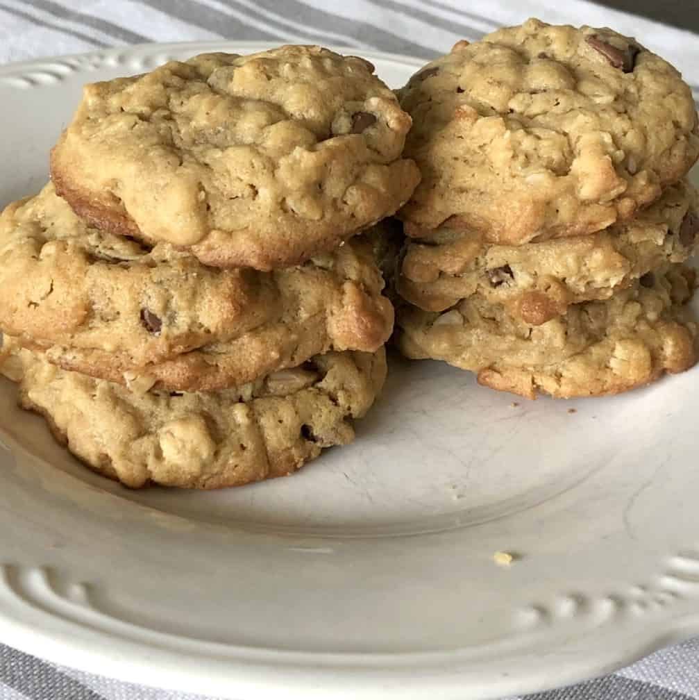 sourdough peanut butter oatmeal cookies with chocolate chips