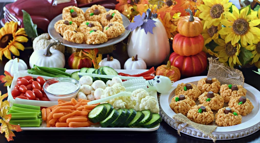 halloween food ideas. Skeleton veggie tray