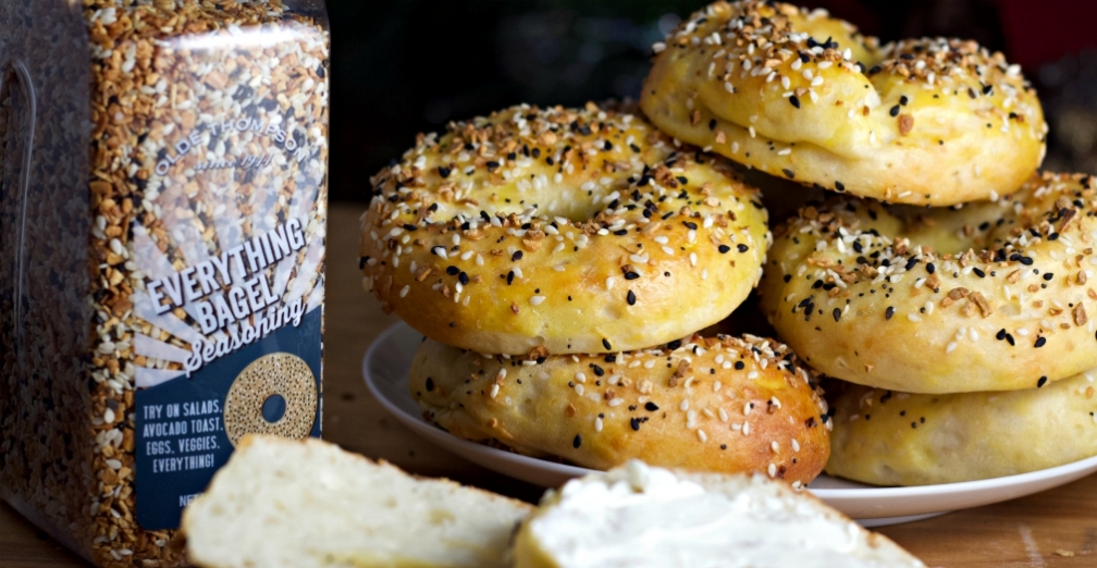 Everything bagel topping 