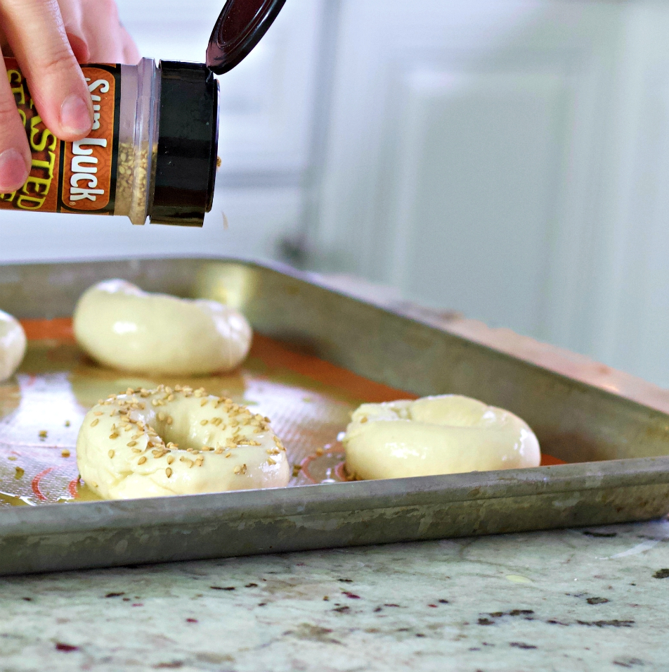 sesame seed topping on bagels