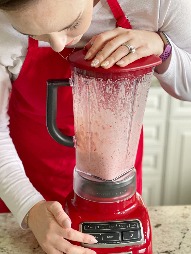 blending cocktail