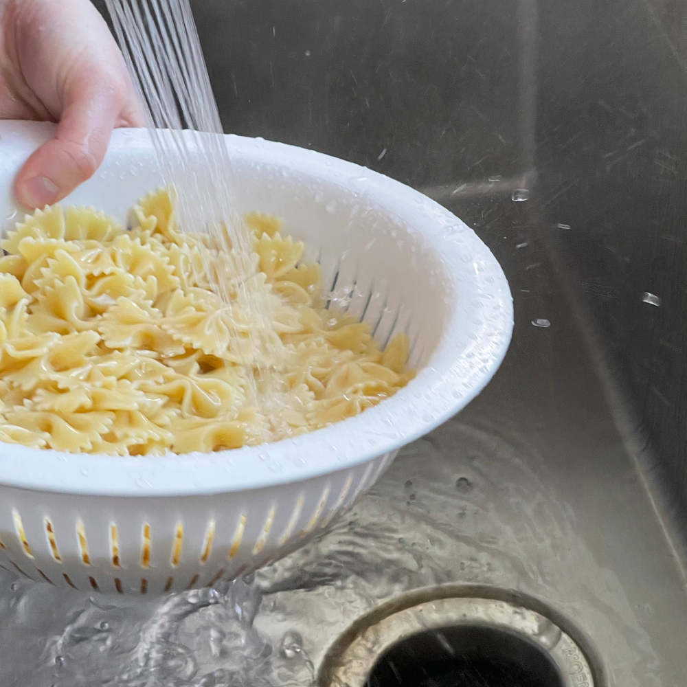 rinsing pasta