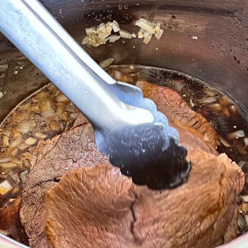 removing cooked beef from instant pot