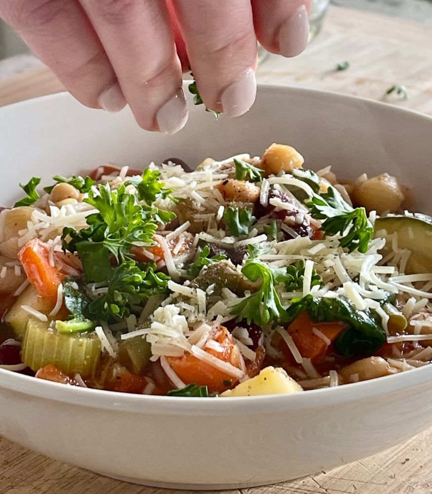 Healthy Olive Garden Minestrone Soup 15 garnishing olive garden minestrone soup