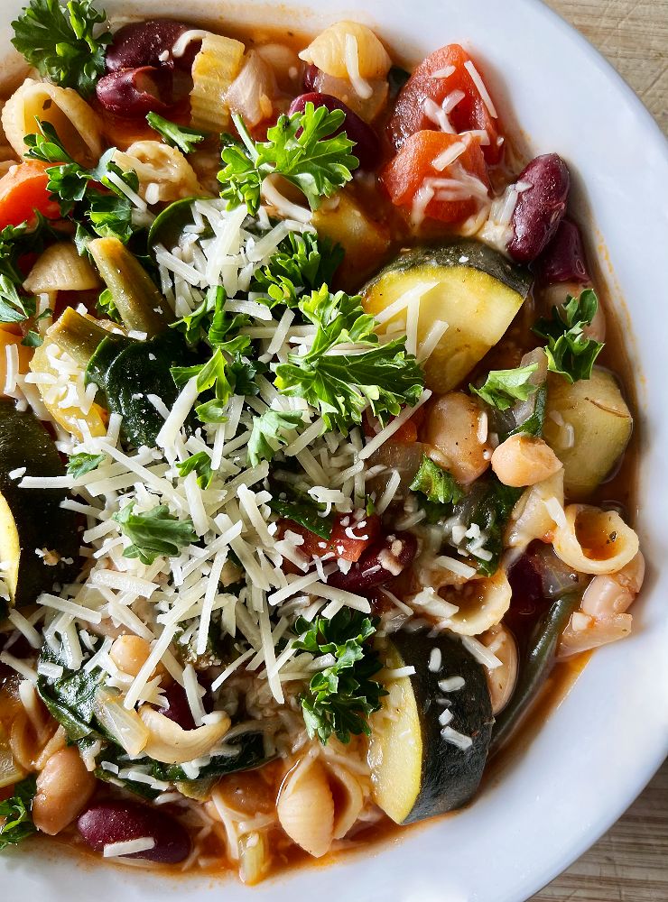 Healthy Olive Garden Minestrone Soup 3 olive garden minestrone soup in a bowl with parmesan and parsley