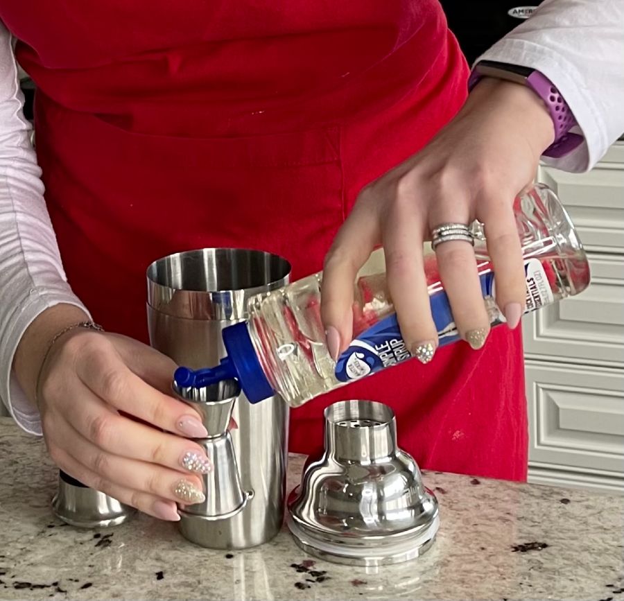 measuring simple syrup