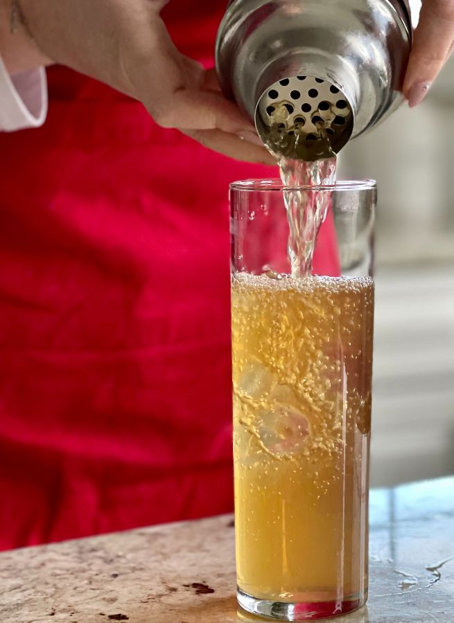 pouring the Arnold Palmer