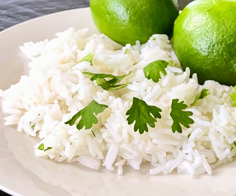 cilantro lime rice with limes