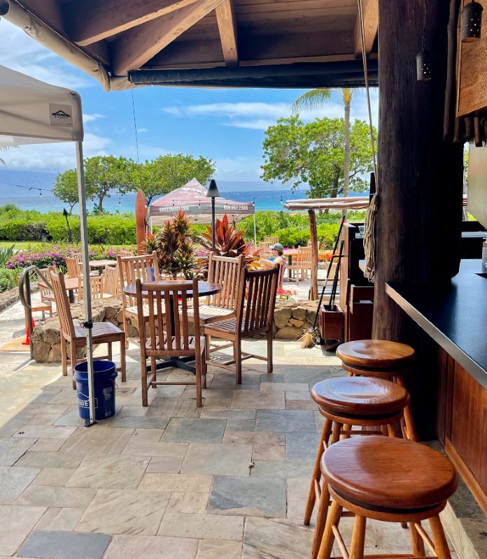 open air bar-Maui